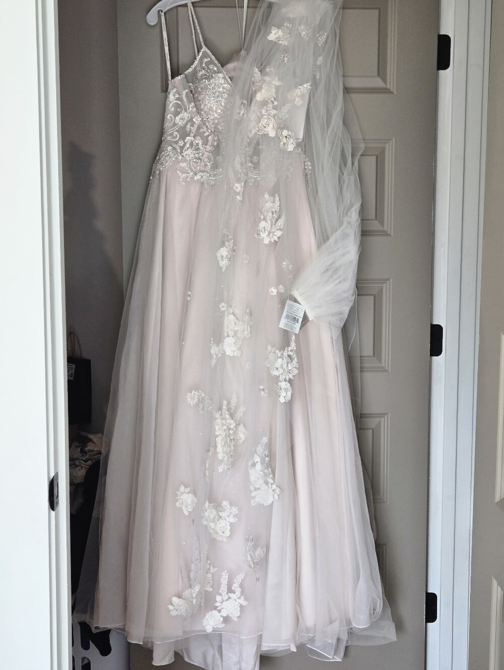 Galina Signature NWT Bridal Gown + Veil Bundle | Size 14 | David's Bridal